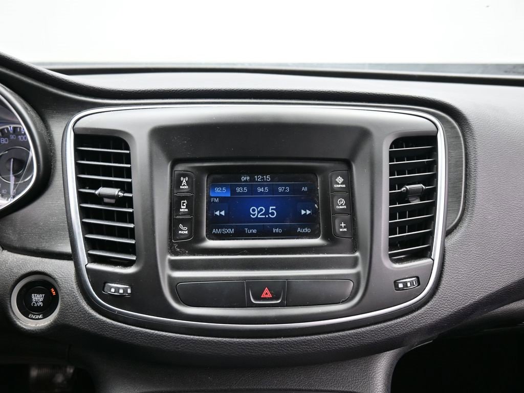 Used 2015 Chrysler 200 Limited w/ Convenience Group image 39