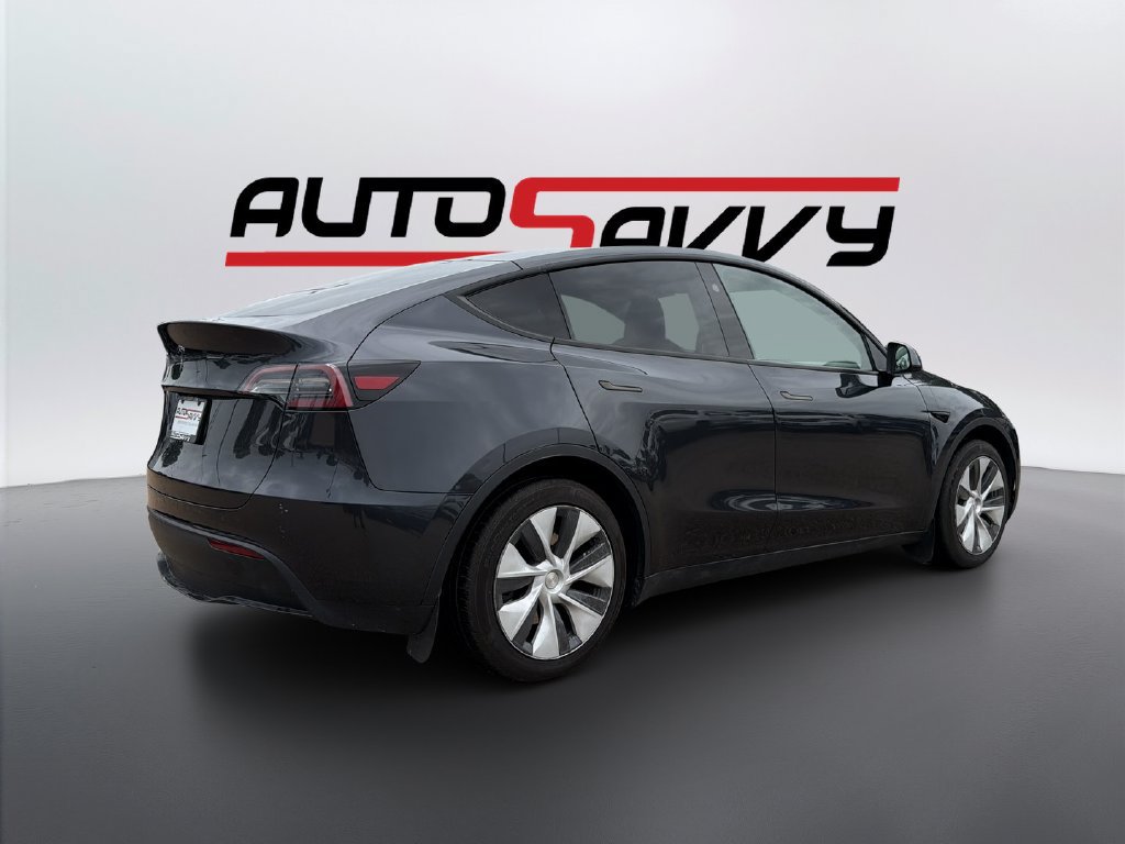 Used 2024 Tesla Model Y 2WD image 5