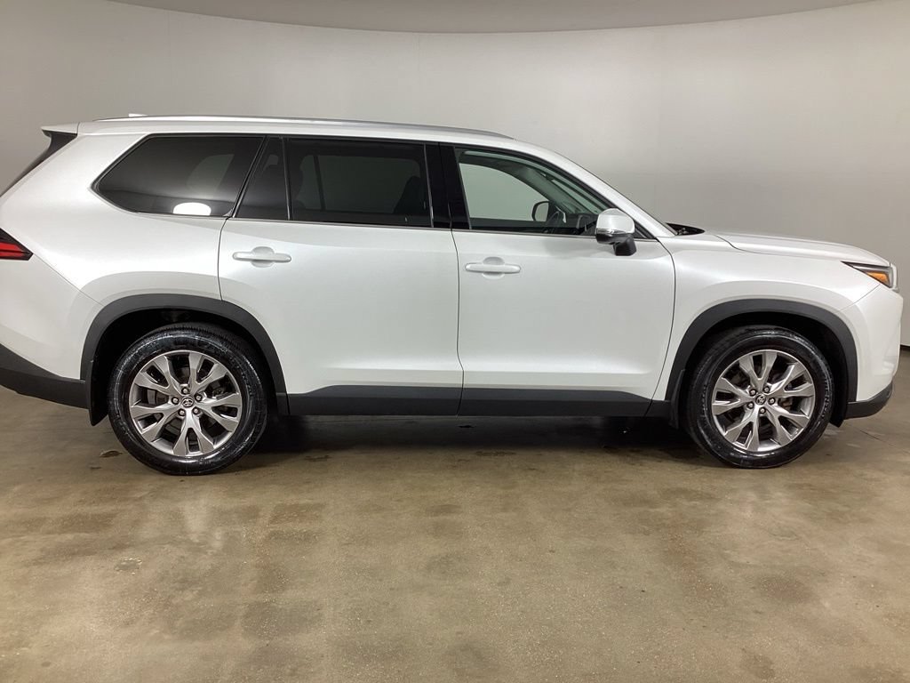 Used 2024 Toyota Grand Highlander AWD image 4