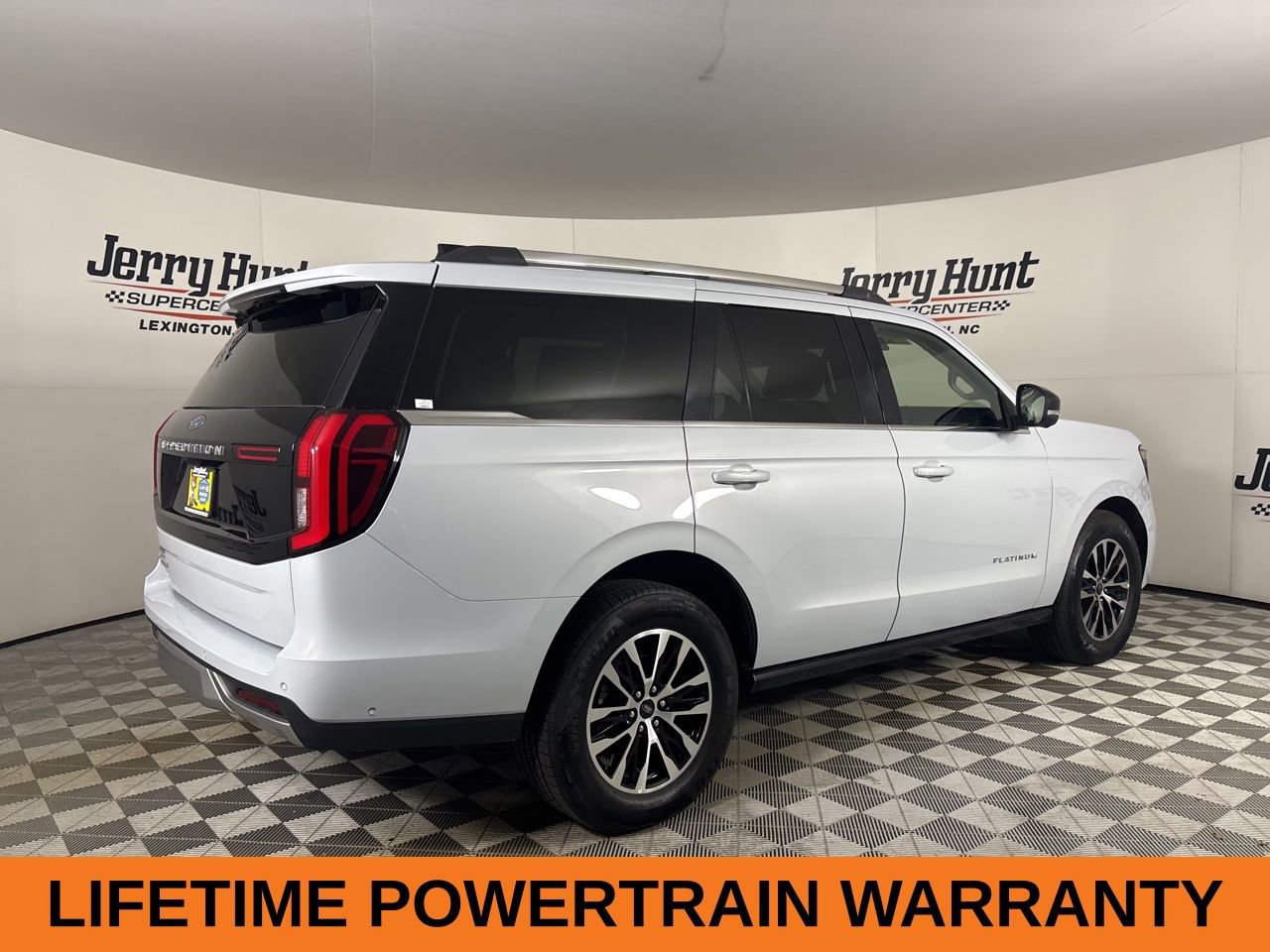 Used 2025 Ford Expedition Platinum image 5