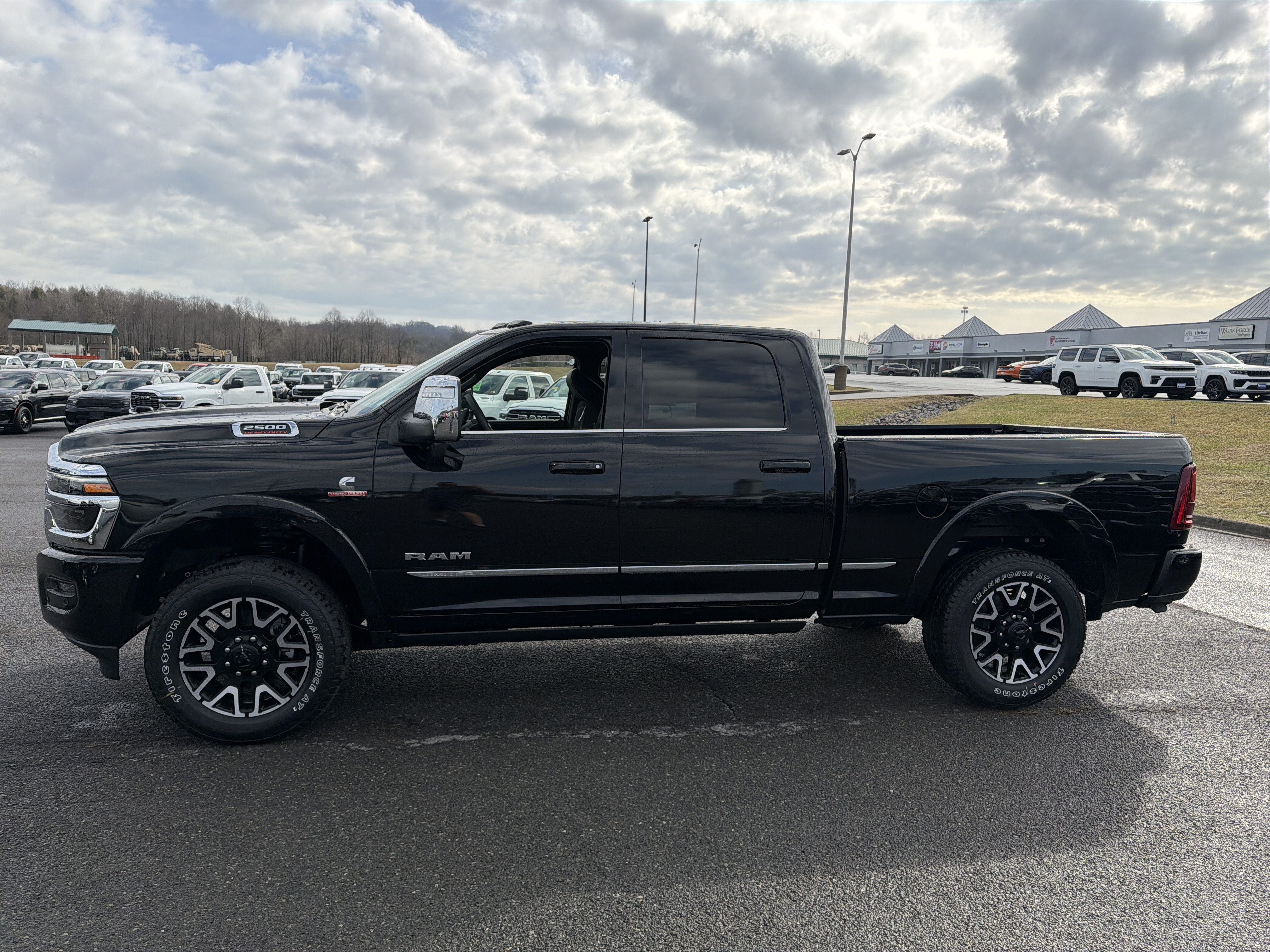 New 2026 RAM 2500 Limited AWD/4WD image 10