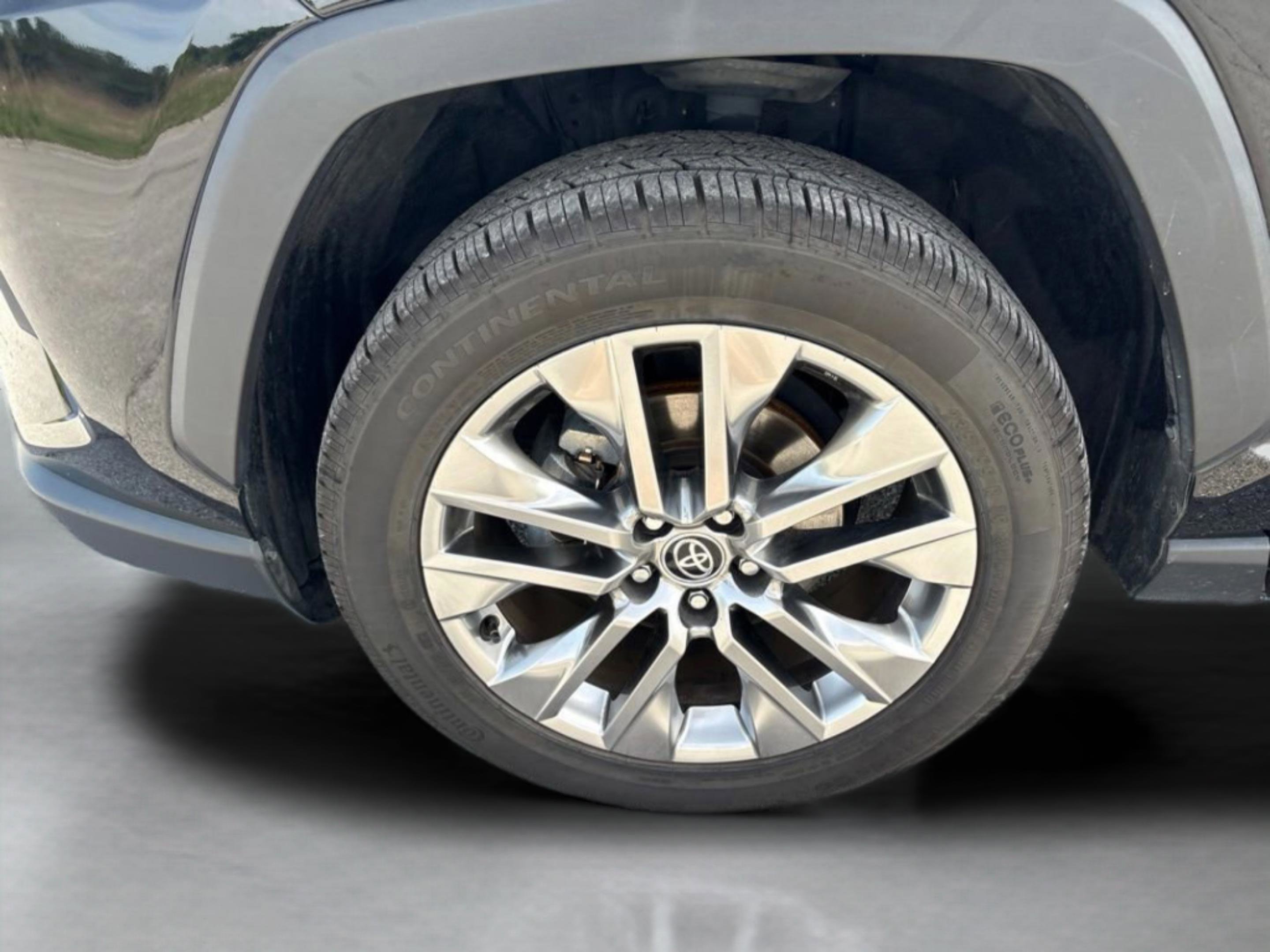 Used 2023 Toyota RAV4 XLE Premium FWD image 46