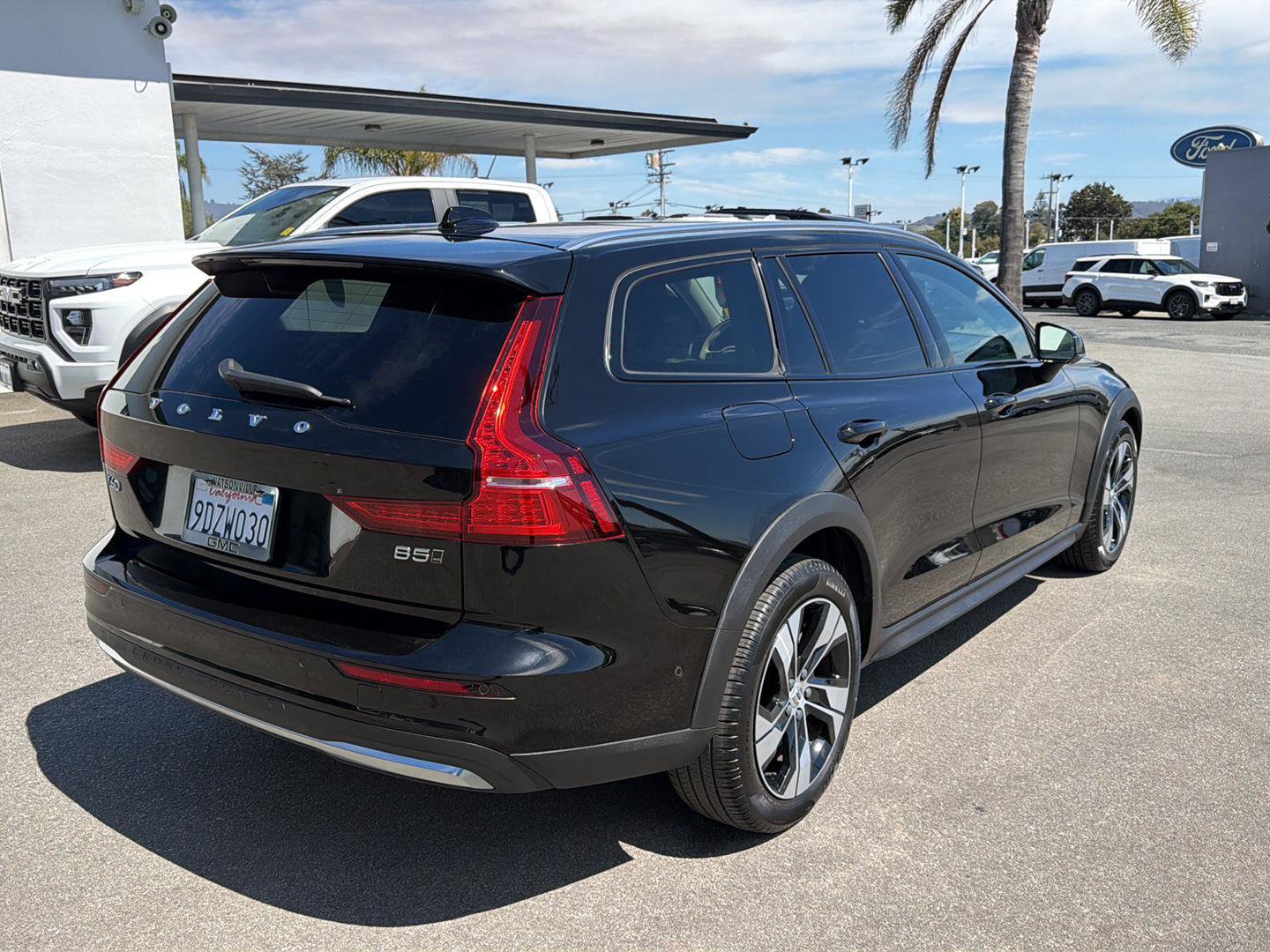 Used 2023 Volvo V60 B5 Cross Country Plus AWD/4WD image 4
