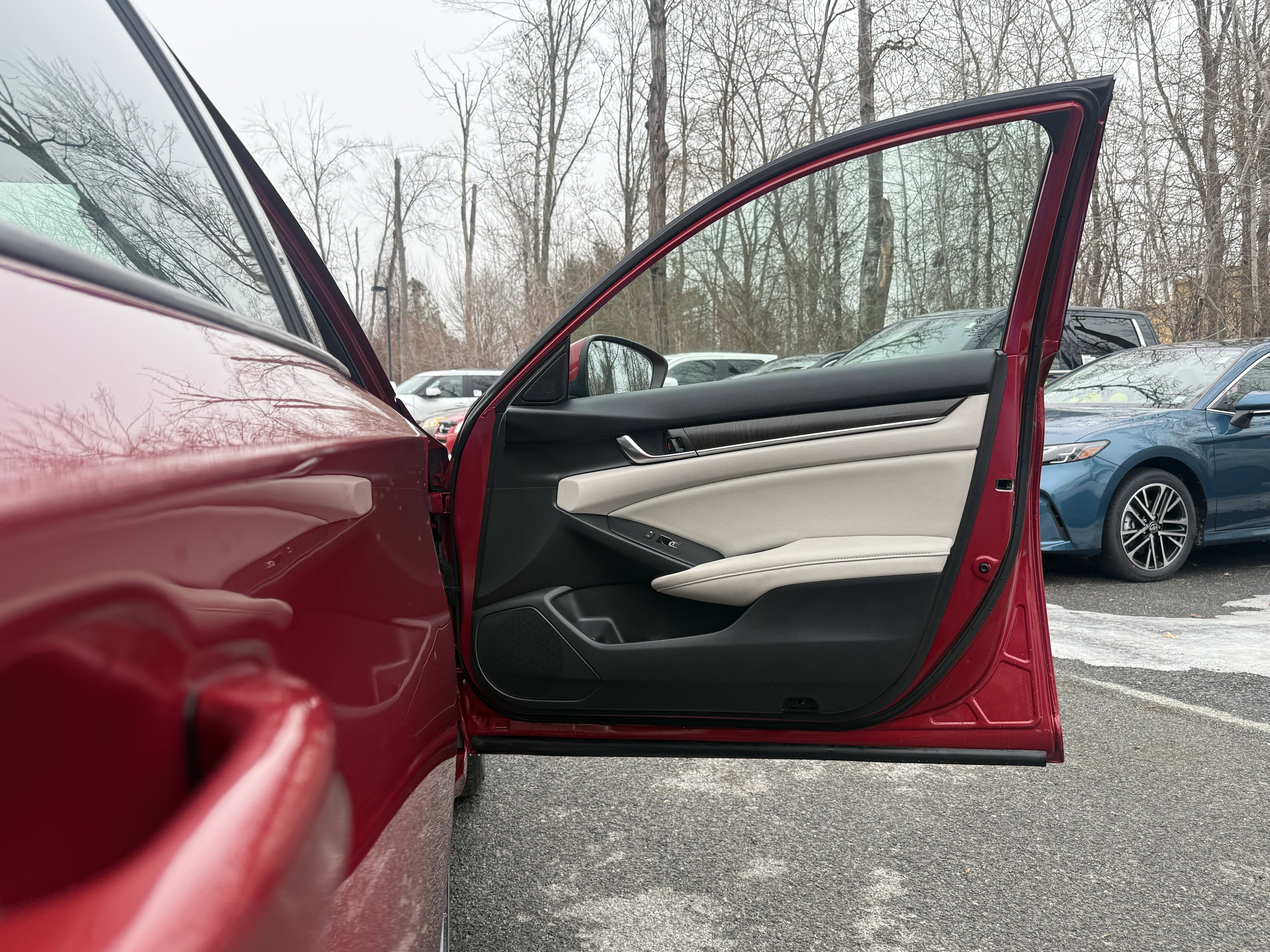 Used 2018 Honda Accord EX image 41