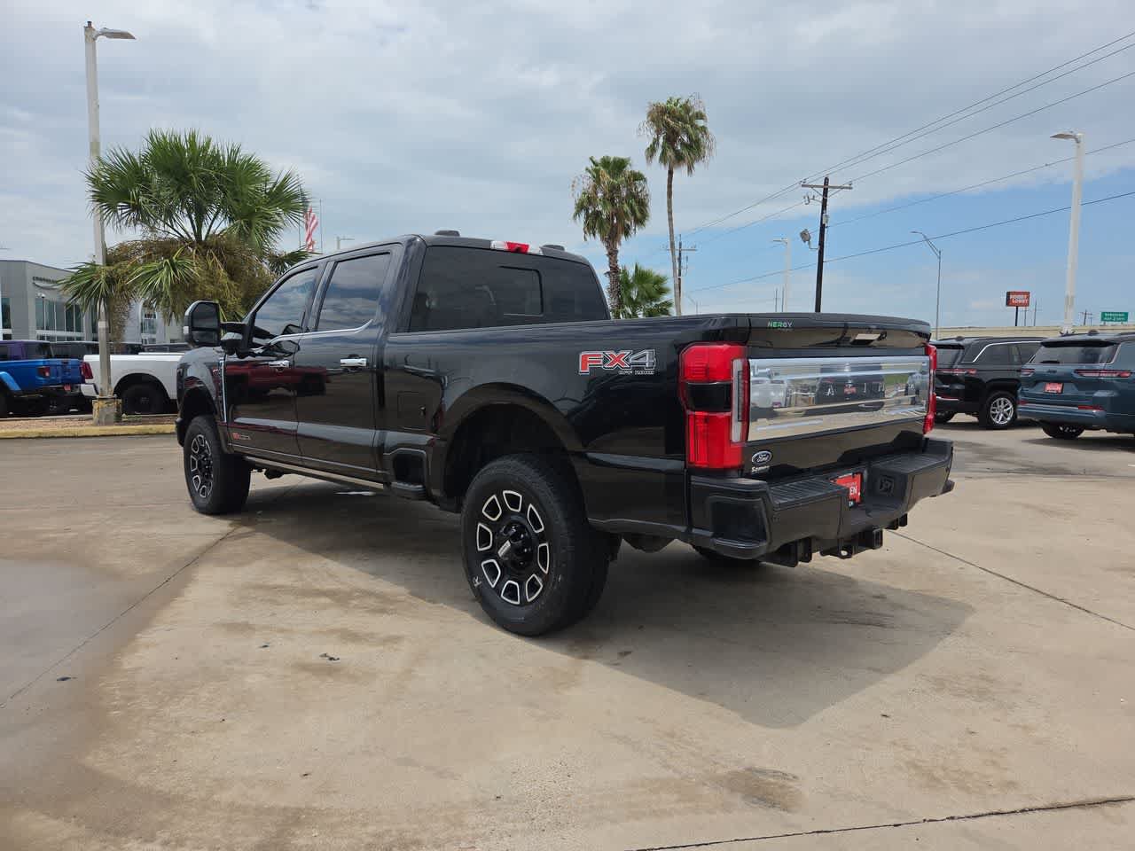 Used 2023 Ford F250 Platinum AWD/4WD image 12