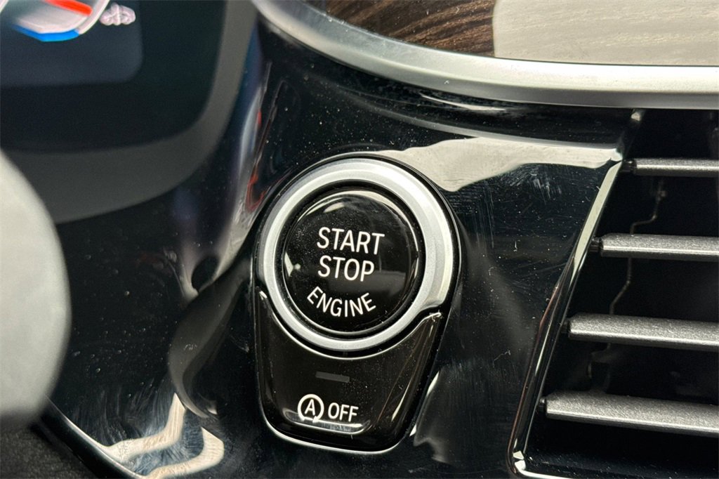 Used 2023 BMW M550i xDrive image 27