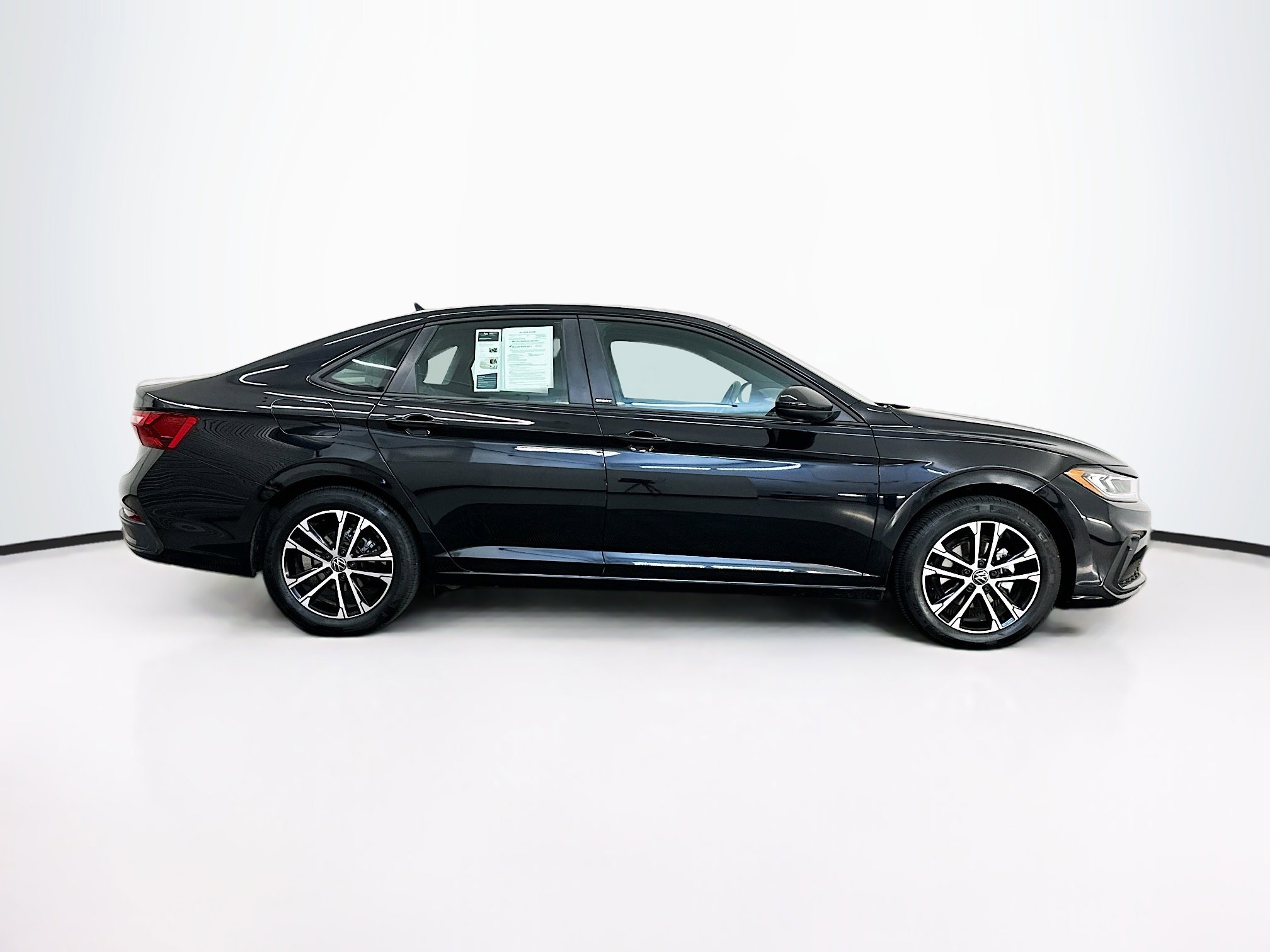 Used 2025 Volkswagen Jetta Sport image 10
