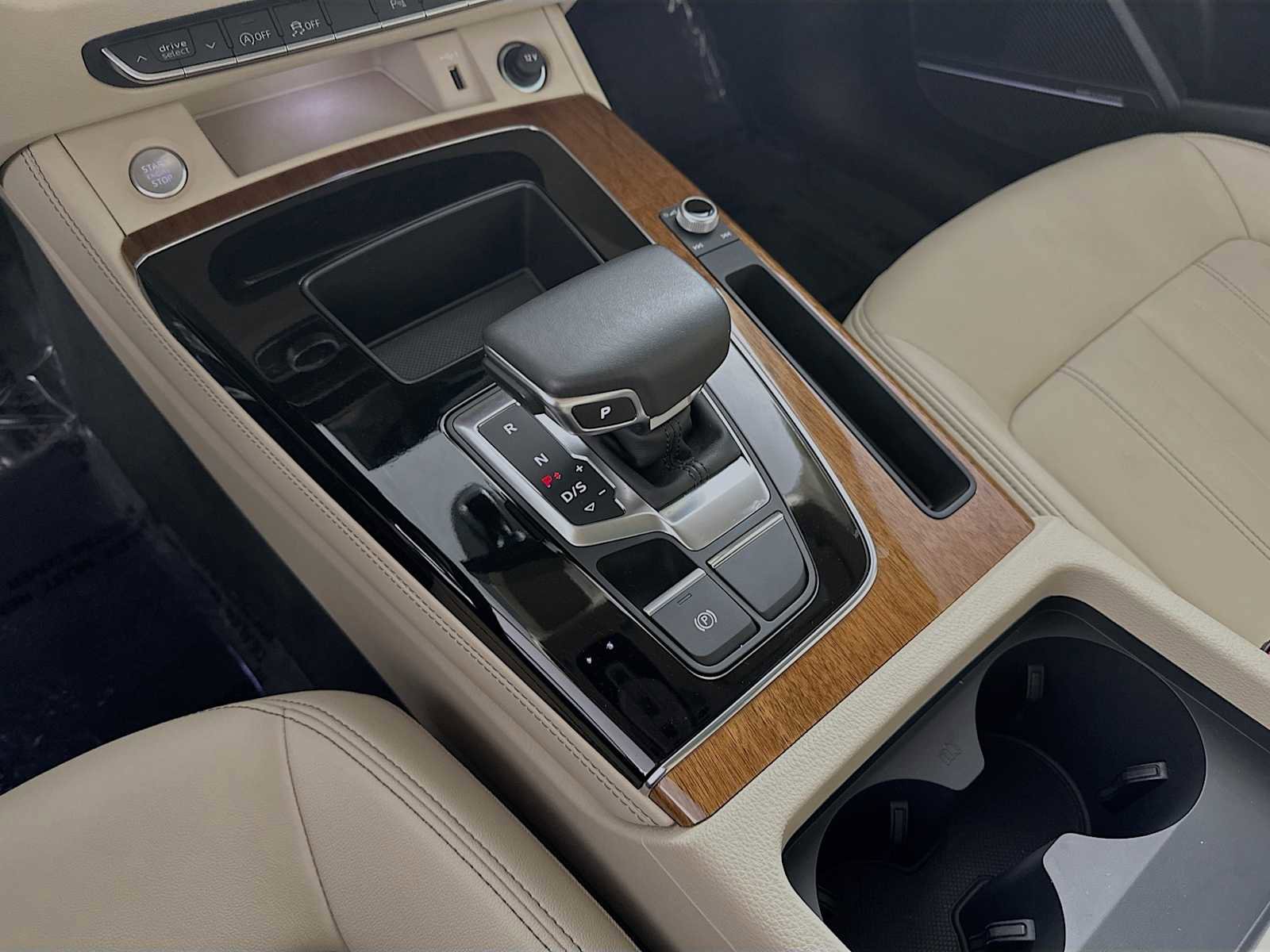 Certified 2025 Audi Q5 2.0T Premium Plus w/ Premium Plus Package image 16