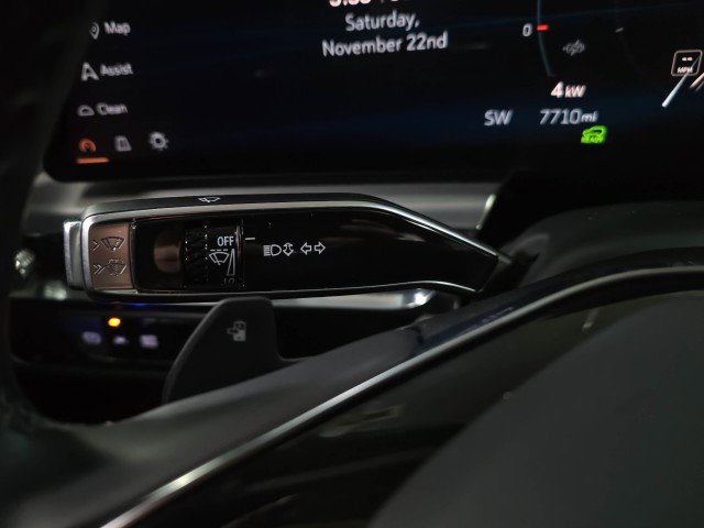 Used 2024 Cadillac Lyriq Sport image 22