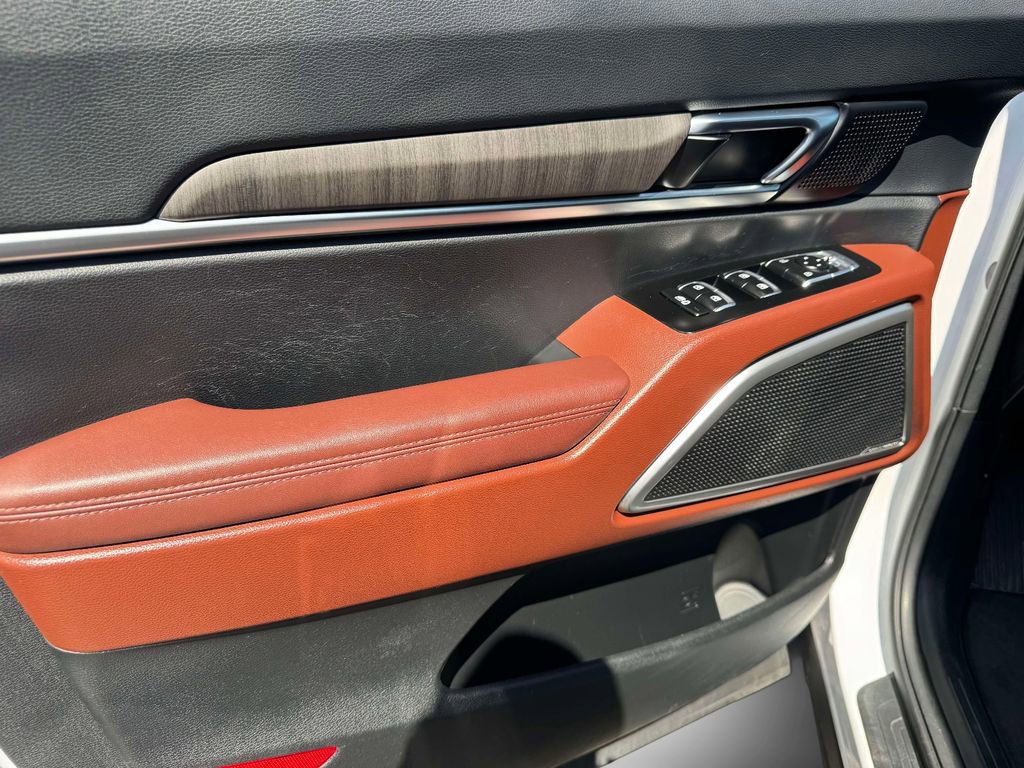 Used 2023 Kia Telluride EX w/ EX Captain's Chair Package image 15