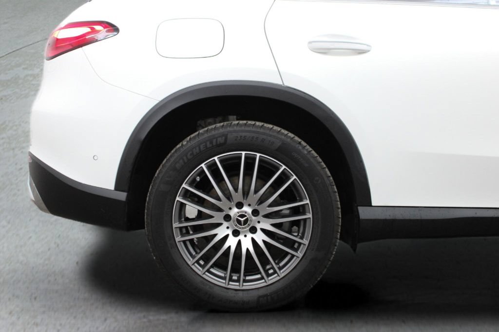 Used 2025 Mercedes-Benz GLC 300 image 12