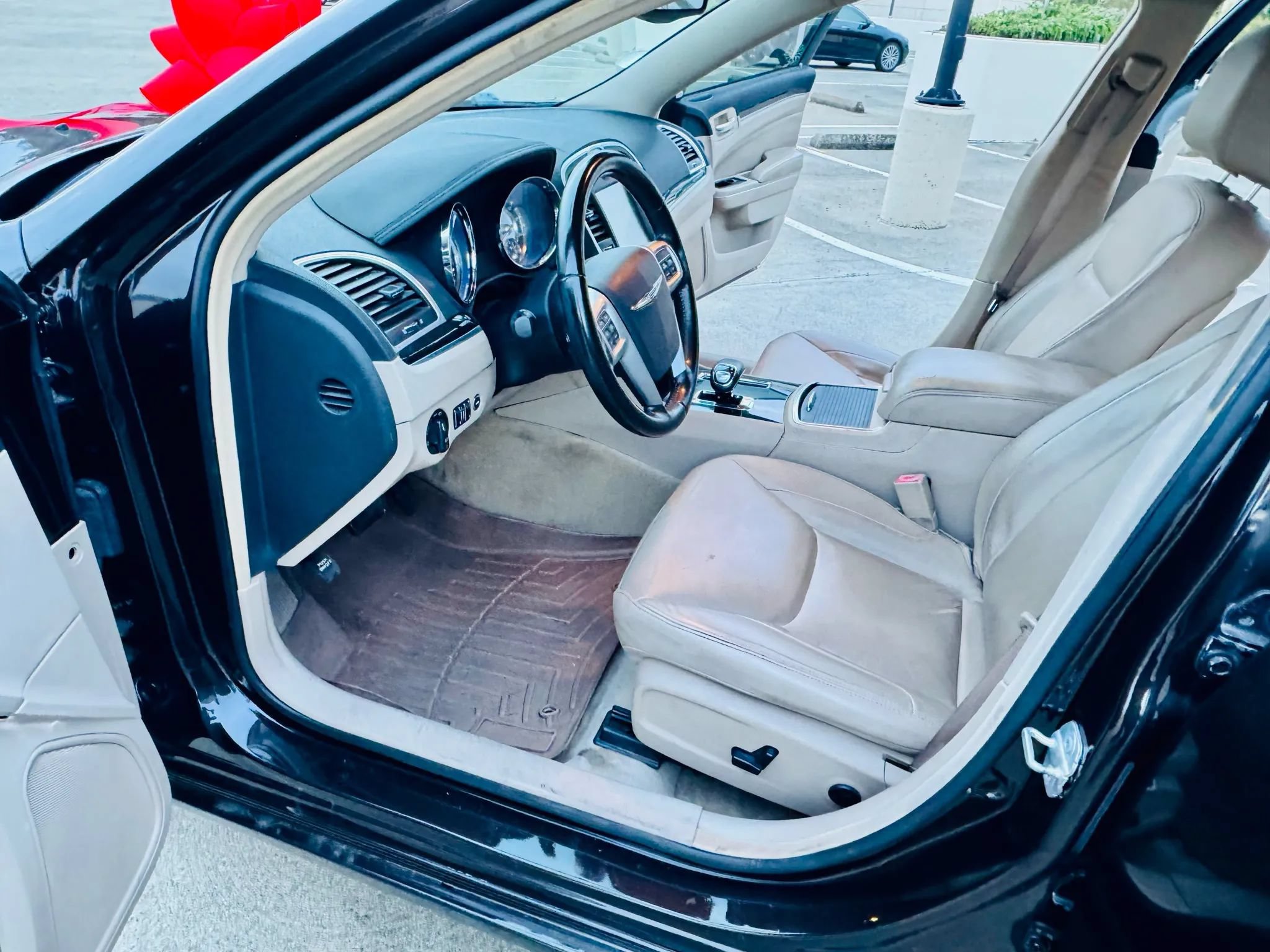 Used 2012 Chrysler 300 Limited RWD image 28