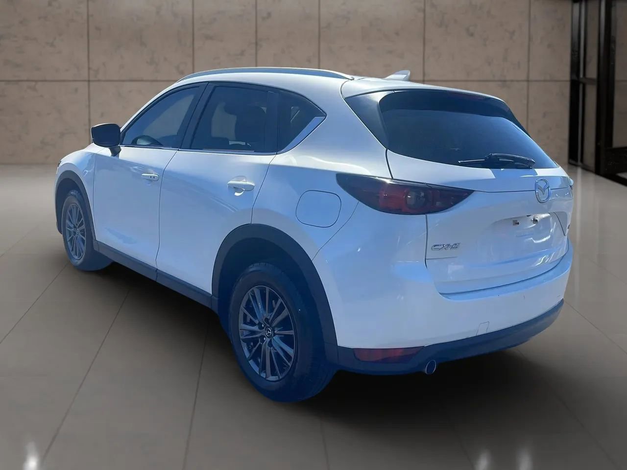 Used 2019 MAZDA CX-5 Touring FWD image 5