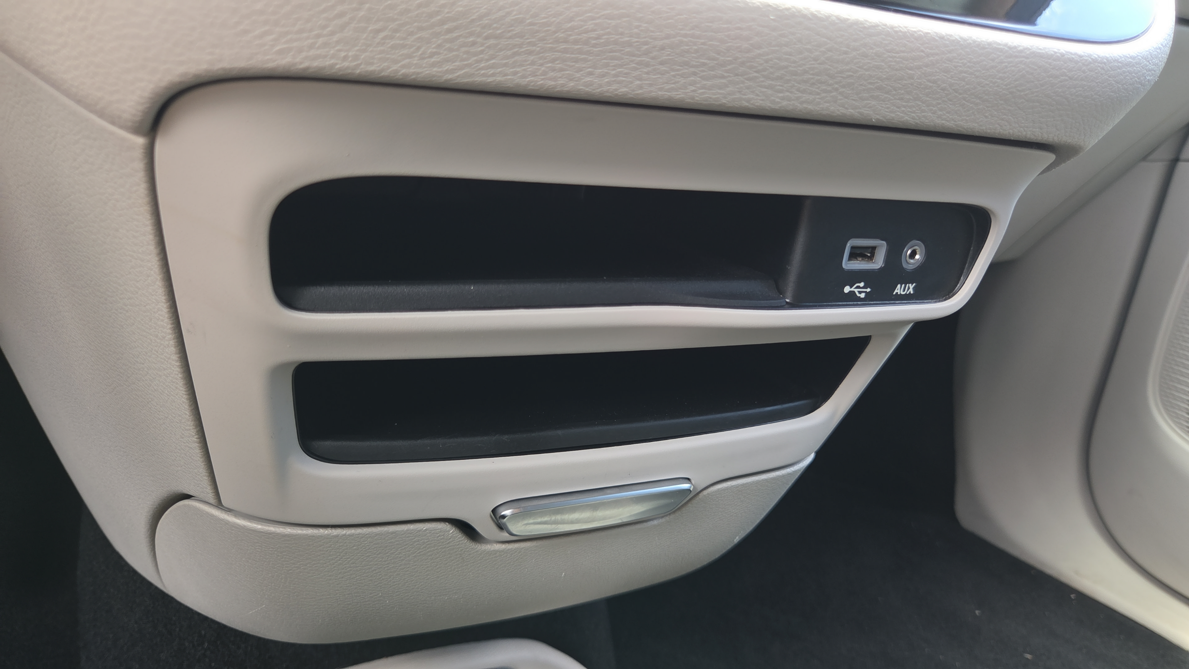 Used 2018 Chrysler Pacifica Touring-L w/ Tire & Wheel Group FWD image 33