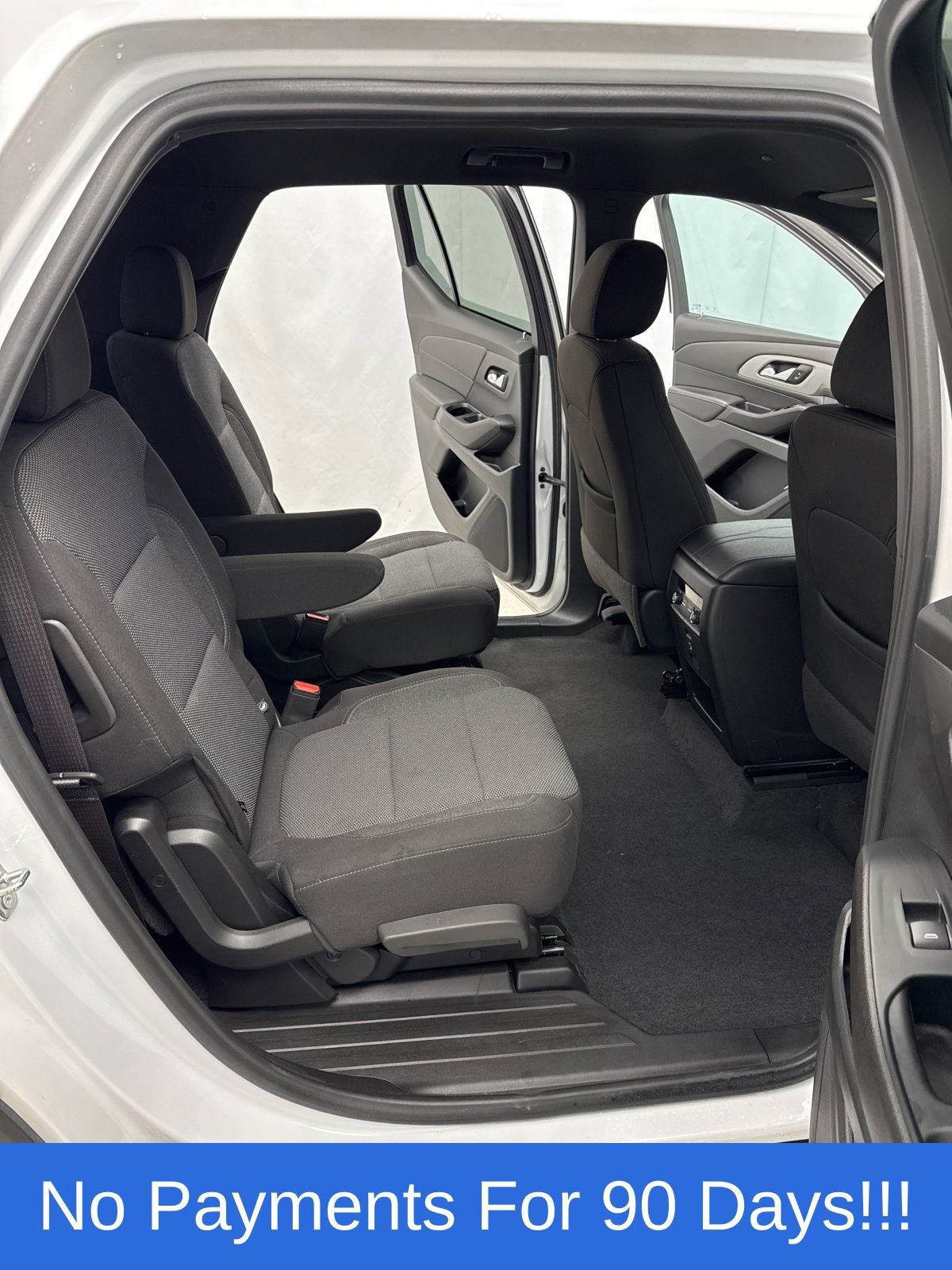 Used 2023 Chevrolet Traverse LT image 27