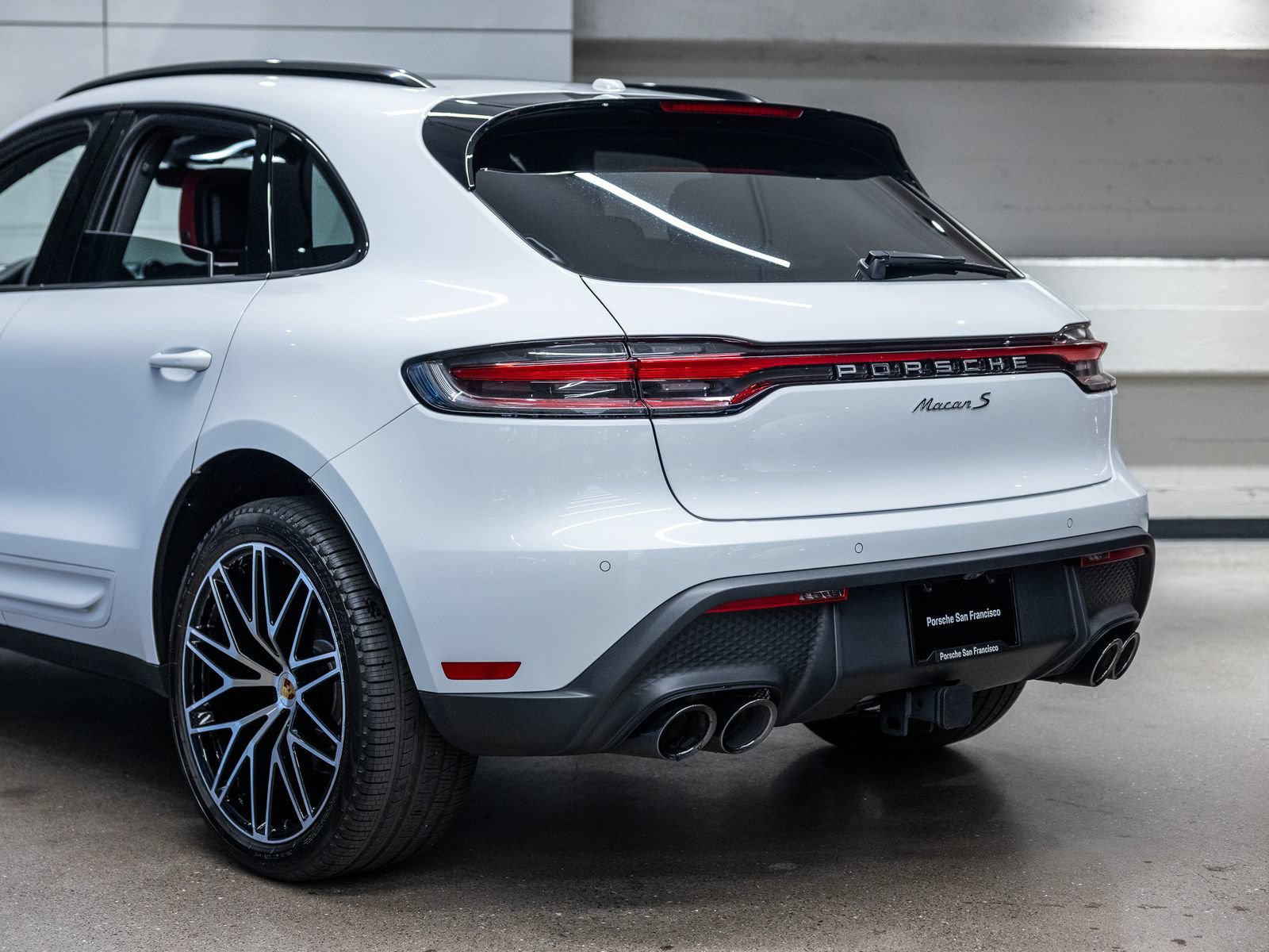 Certified 2025 Porsche Macan S AWD/4WD image 27