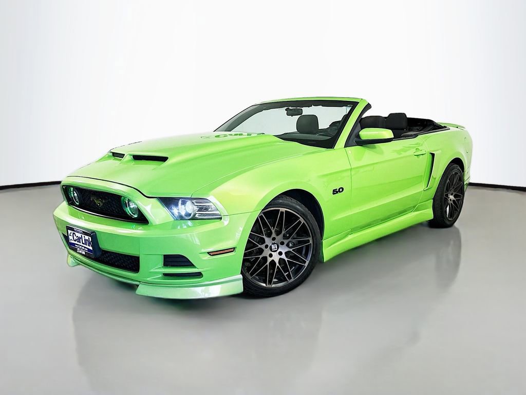 Used 2014 Ford Mustang GT RWD image 3