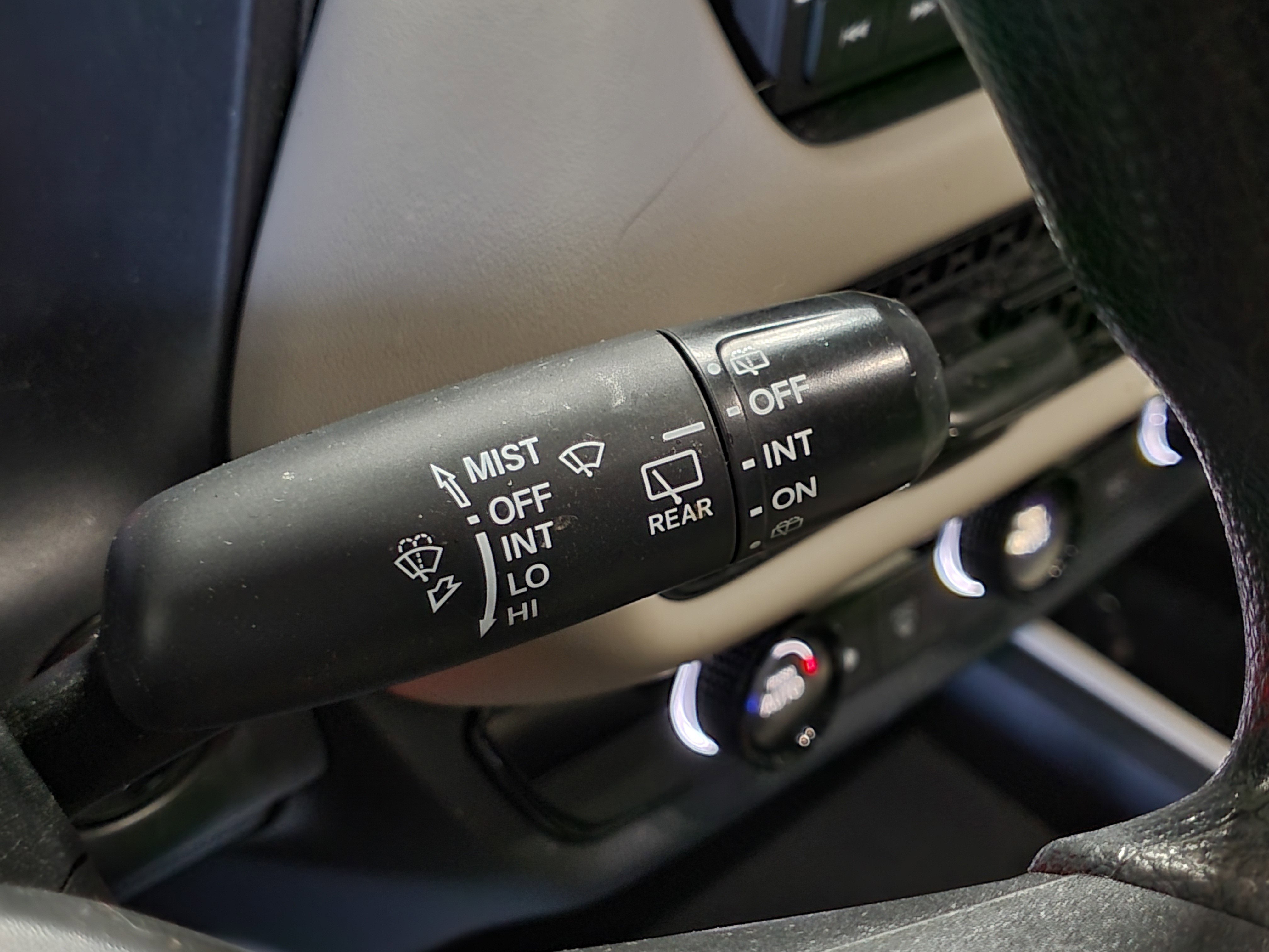 Used 2023 Honda HR-V LX image 26