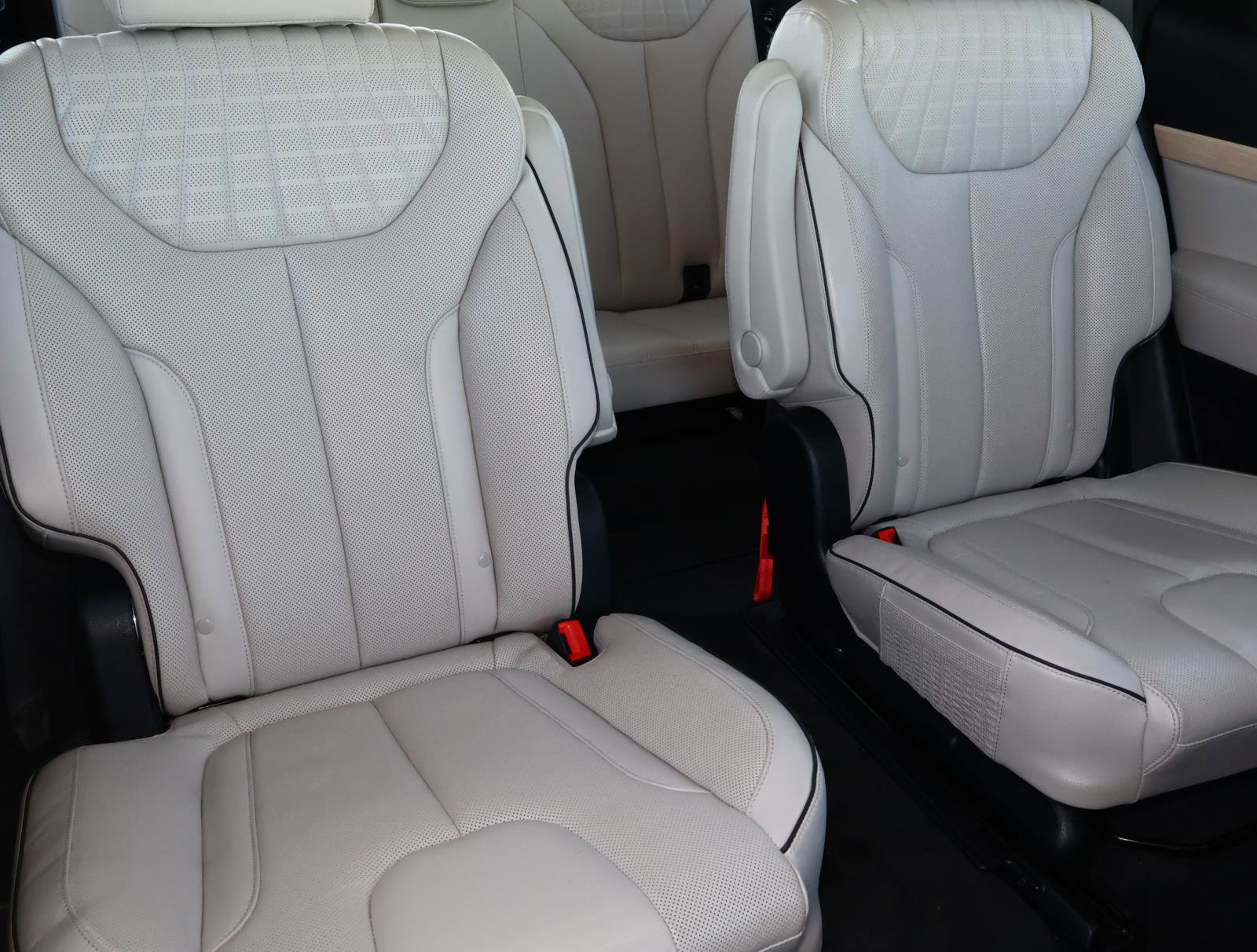 Used 2023 Hyundai Palisade Limited FWD image 21