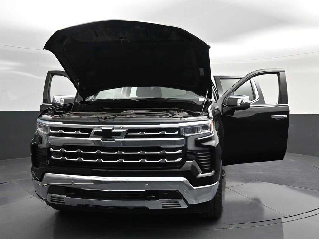 Used 2024 Chevrolet Silverado 1500 LTZ RWD image 39