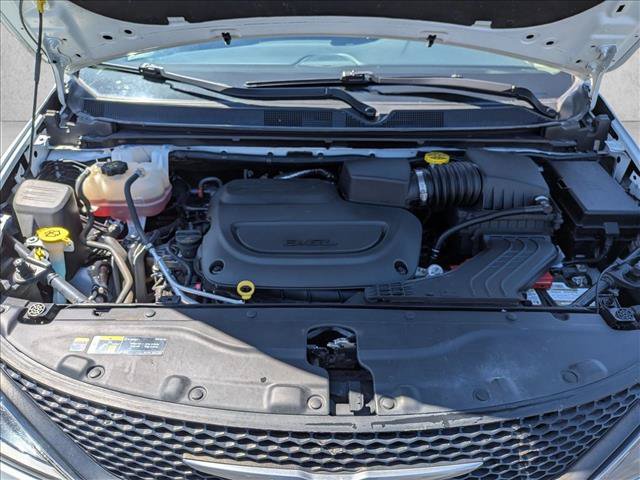 Used 2023 Chrysler Voyager LX FWD image 23