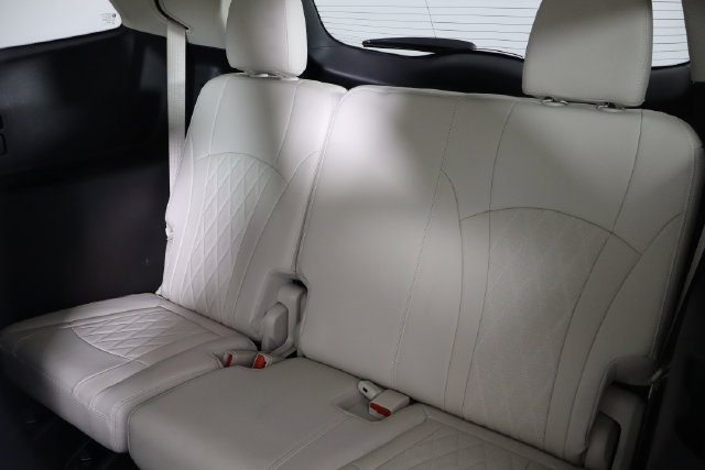 Used 2023 Buick Enclave Avenir w/ Avenir Technology Package FWD image 17