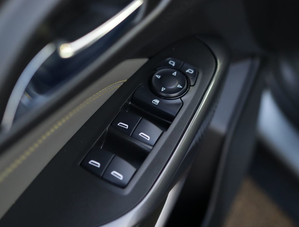 Used 2024 Chevrolet Trax ACTIV w/ Sunroof Package image 26