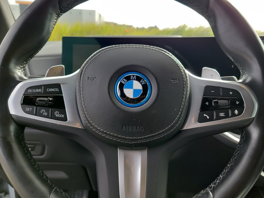 Used 2024 BMW X5 xDrive50e w/ M Sport Package AWD/4WD image 16