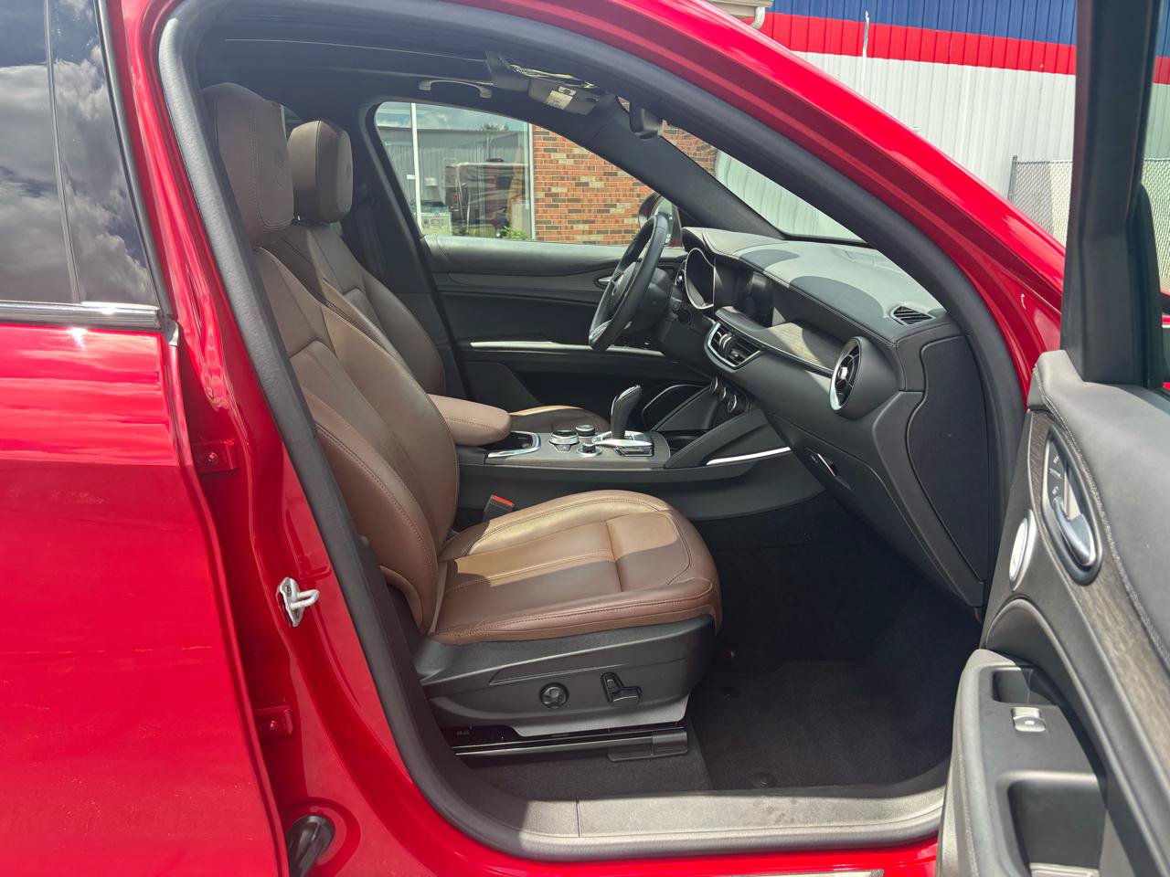 Used 2023 Alfa Romeo Stelvio Ti AWD/4WD image 13