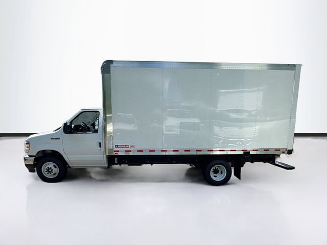 New 2027 Ford E-450 and Econoline 450 Super Duty w/ Driver's Safety Package RWD image 3
