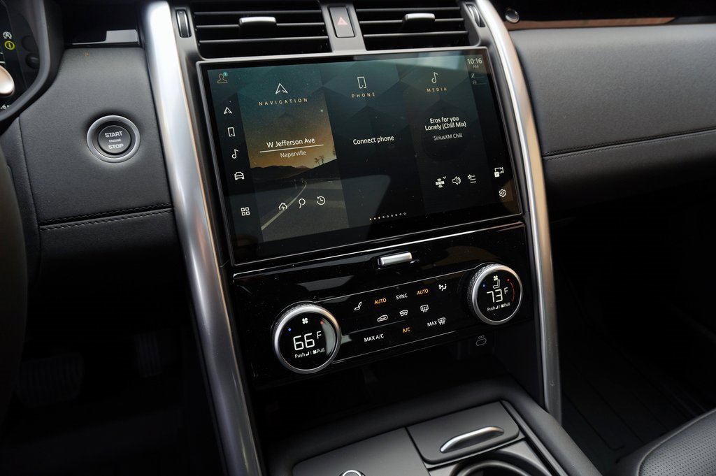 New 2025 Land Rover Discovery S image 19