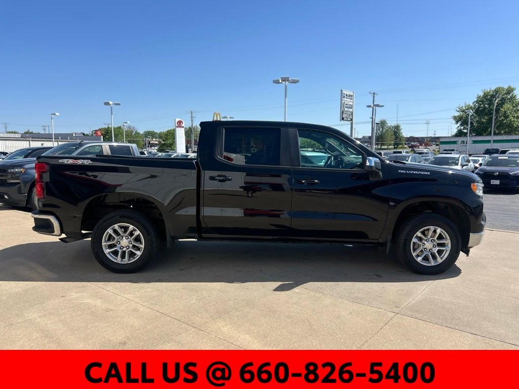 Used 2022 Chevrolet Silverado 1500 LT AWD/4WD image 3