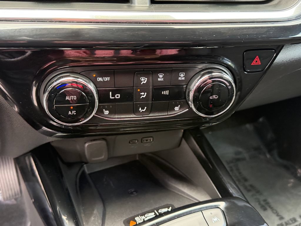 Used 2026 Chevrolet Trax RS w/ Sunroof Package FWD image 23