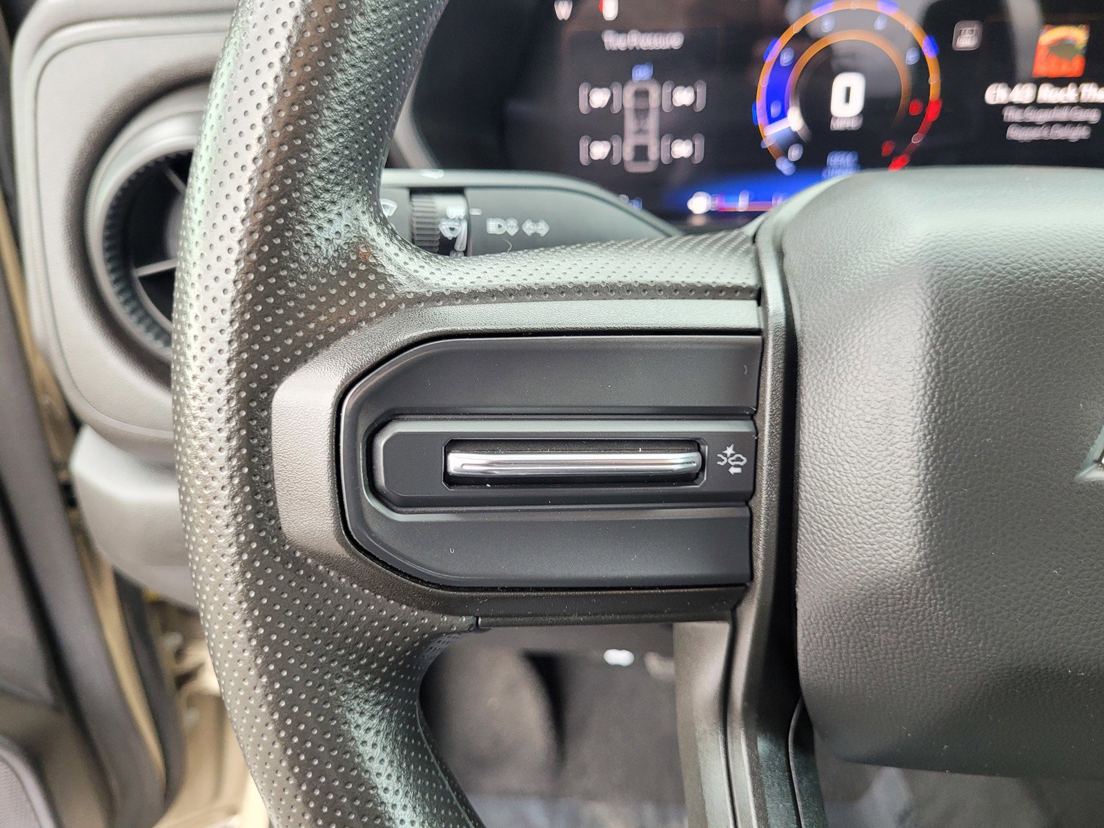 Used 2024 Chevrolet Colorado W/T image 22