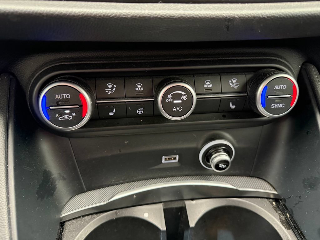 Used 2021 Alfa Romeo Stelvio Ti Sport AWD/4WD image 21