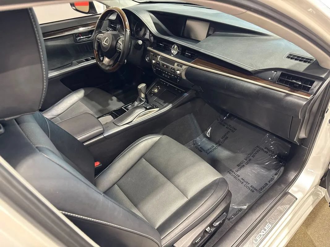 Used 2017 Lexus ES 350 w/ Navigation System Package FWD image 92