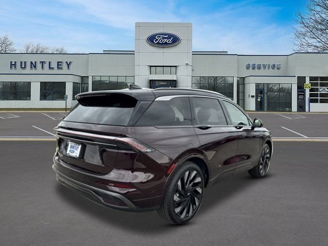 Used 2025 Lincoln Nautilus Black Label w/ Jet Appearance Package AWD/4WD image 4