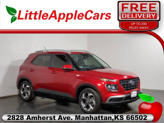 Used 2024 Hyundai Venue SEL image 1