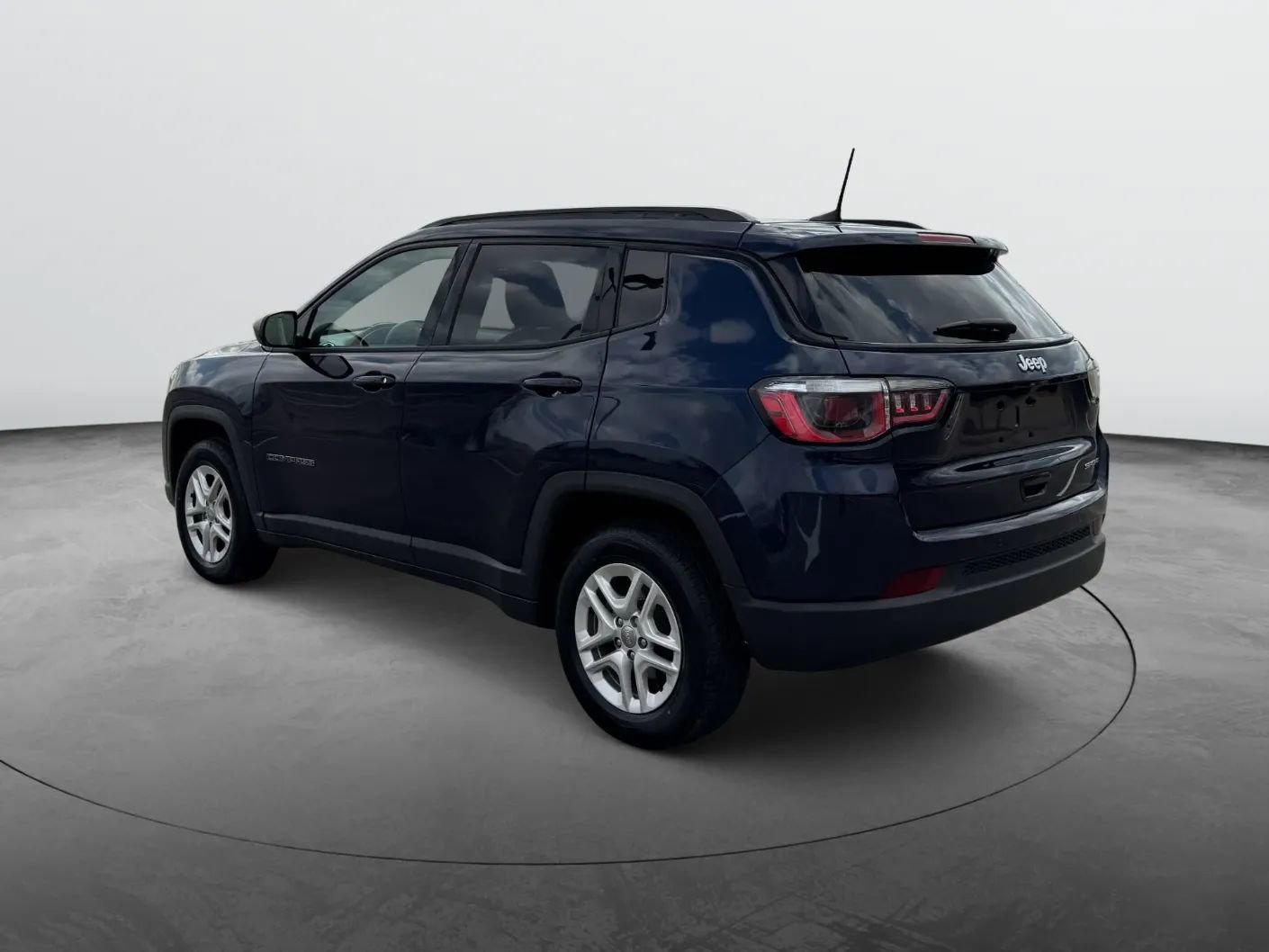 Used 2018 Jeep Compass Sport w/ Tech Group FWD image 7