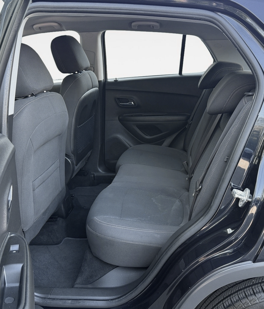 Used 2021 Chevrolet Trax LS AWD/4WD image 13
