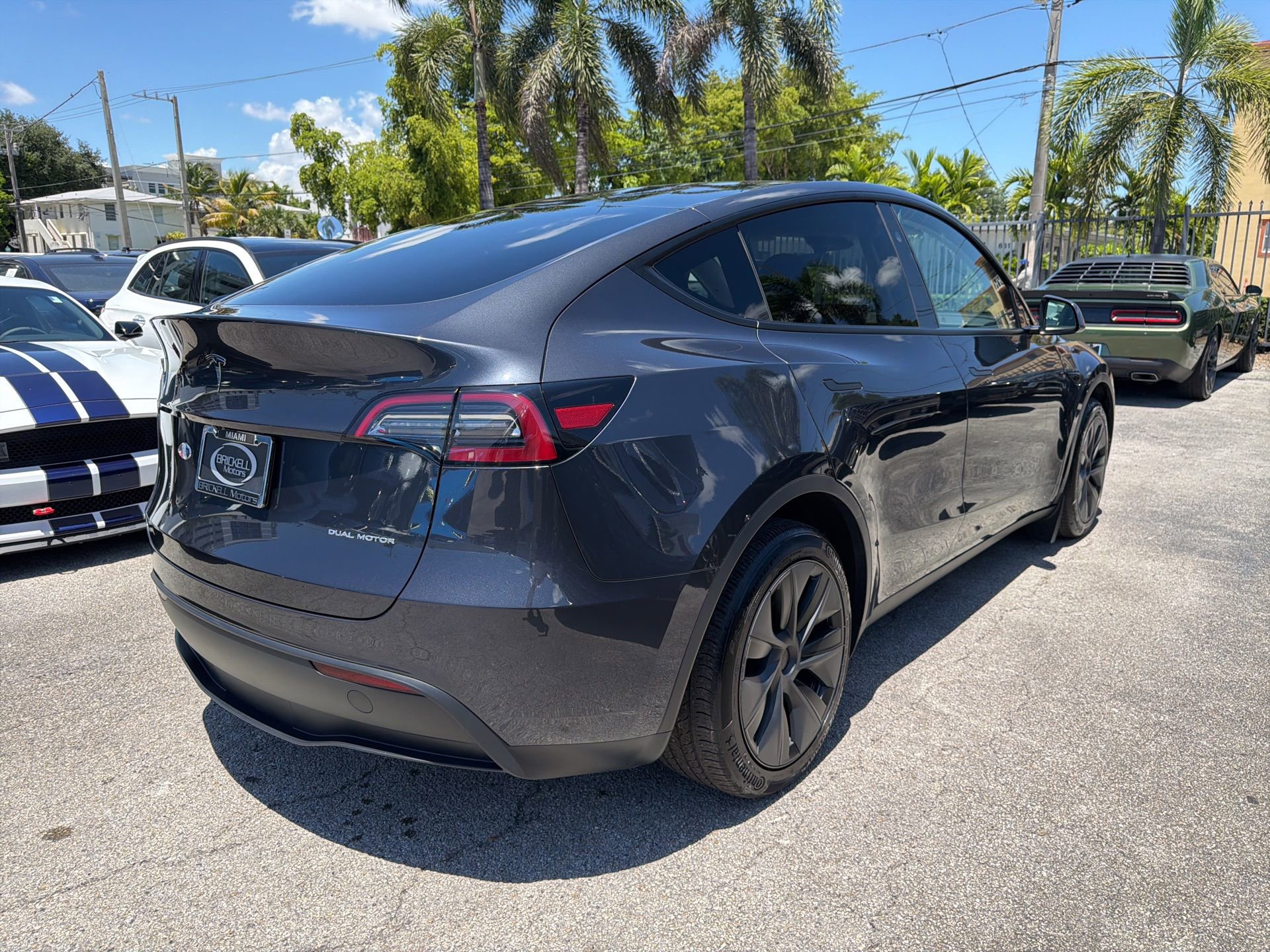 Used 2024 Tesla Model Y Long Range AWD/4WD image 4