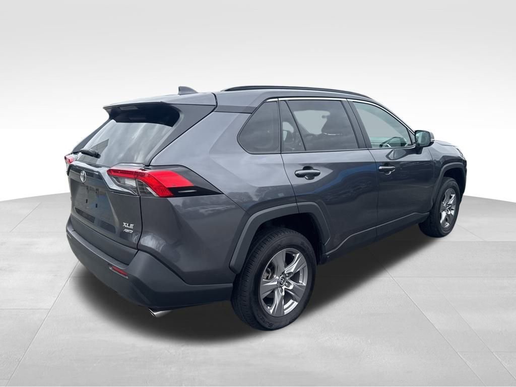 Used 2025 Toyota RAV4 XLE image 32