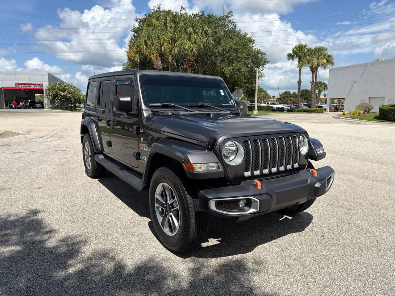 Used 2023 Jeep Wrangler Unlimited Sahara AWD/4WD image 7