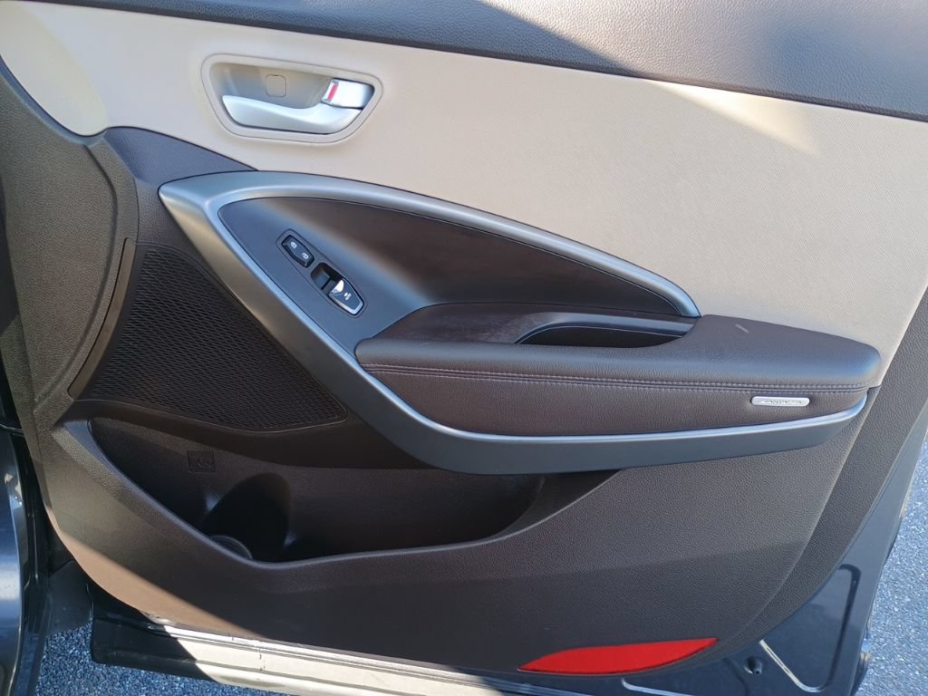 Used 2017 Hyundai Santa Fe Sport FWD image 21