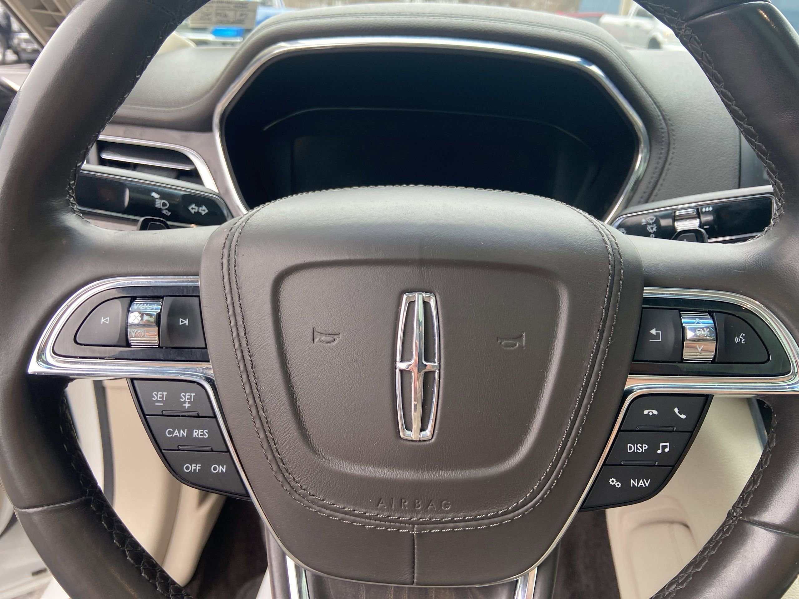 Used 2017 Lincoln Continental Select w/ Continental Climate Package image 20