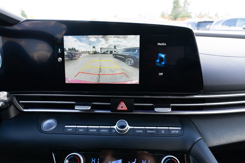 Used 2024 Hyundai Elantra SEL image 15