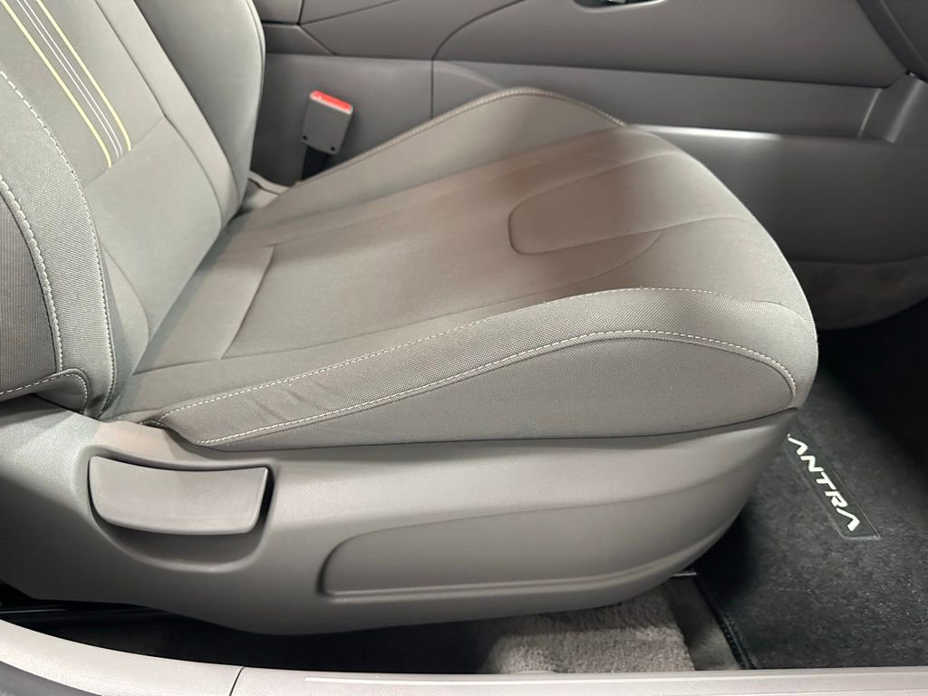 Used 2025 Hyundai Elantra Sport image 51