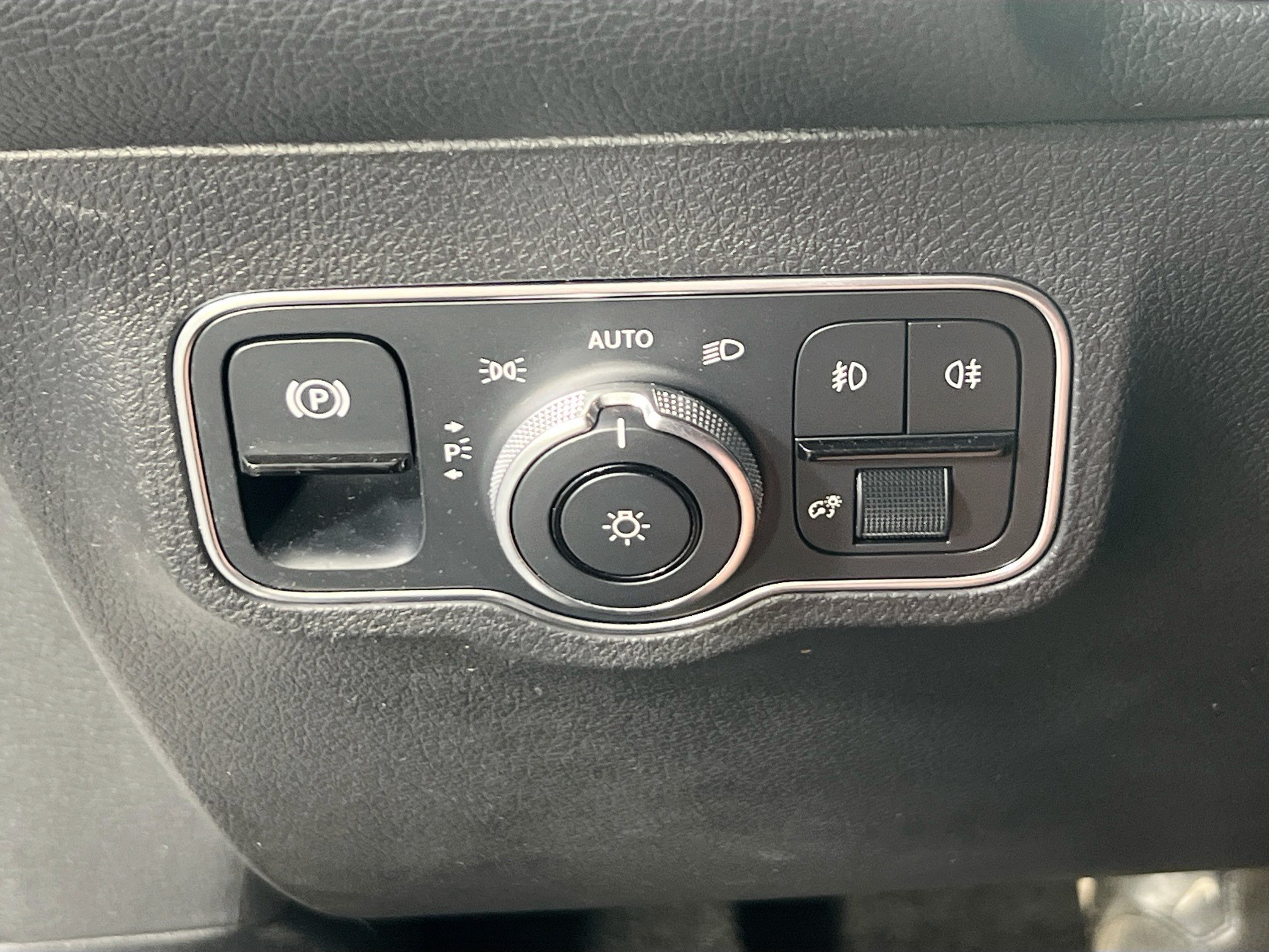 Used 2022 Mercedes-Benz GLB 250 4MATIC image 10