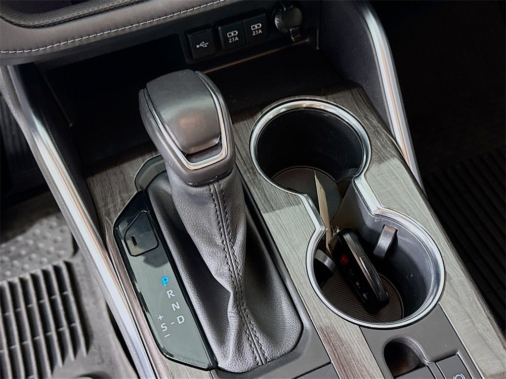 Used 2021 Toyota Highlander Platinum image 18