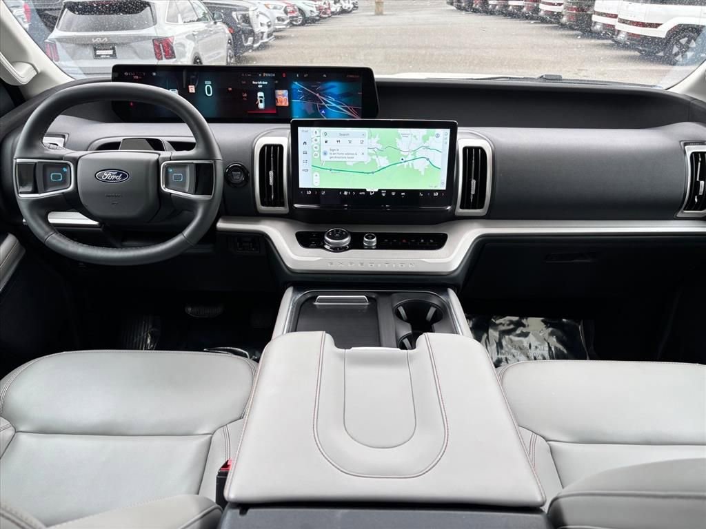 Used 2025 Ford Expedition Max Active AWD/4WD image 4